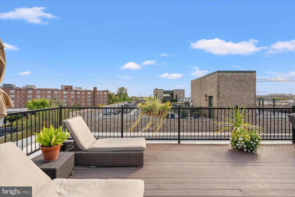 2412 17TH STREET NW 402