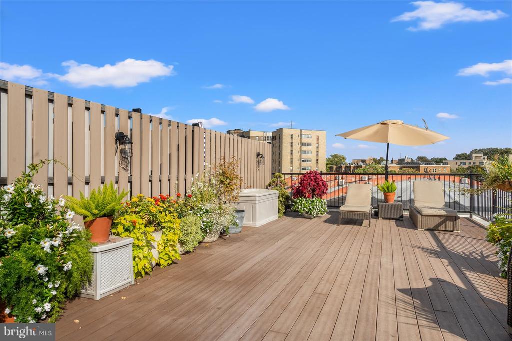 2412 17TH STREET NW 402