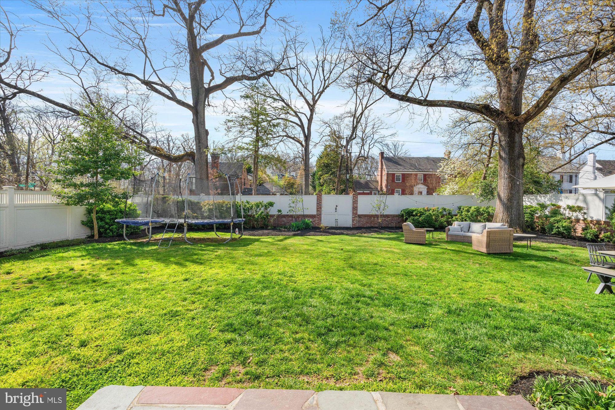 3904 18TH STREET NW