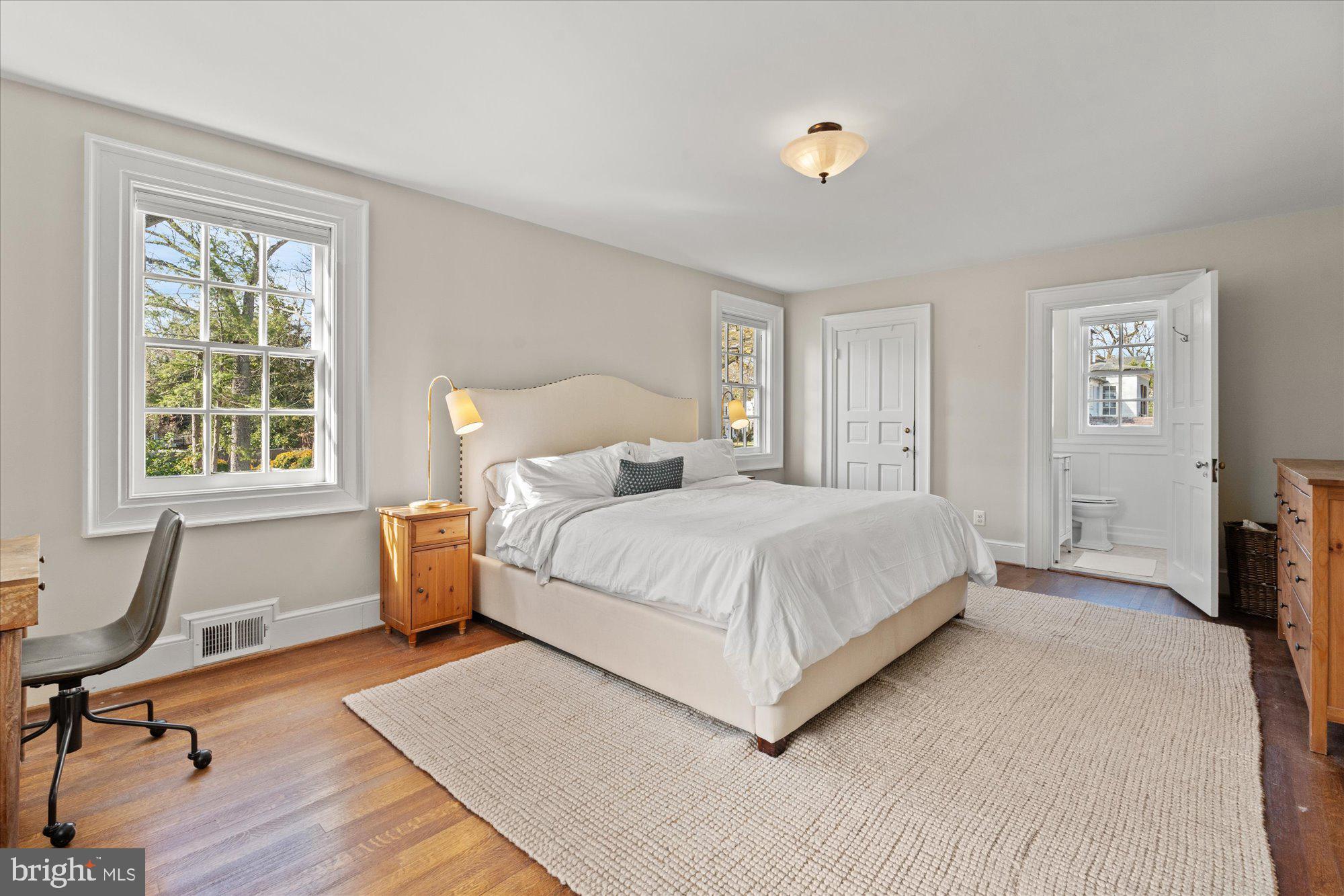 3904 18TH STREET NW