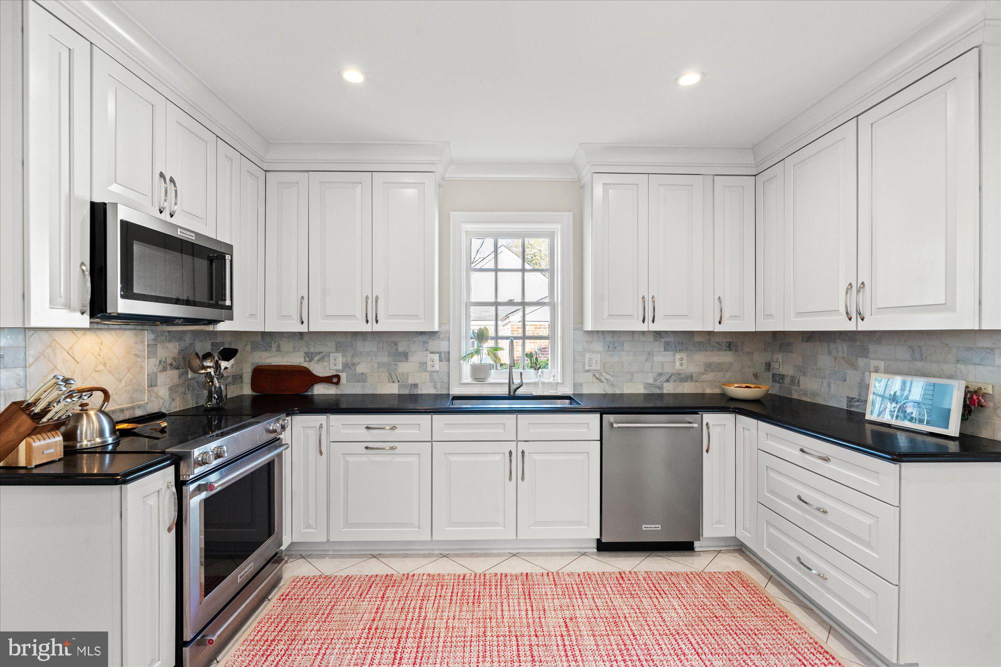 3904 18TH STREET NW
