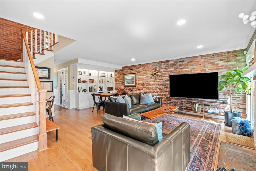 130 10TH STREET SE