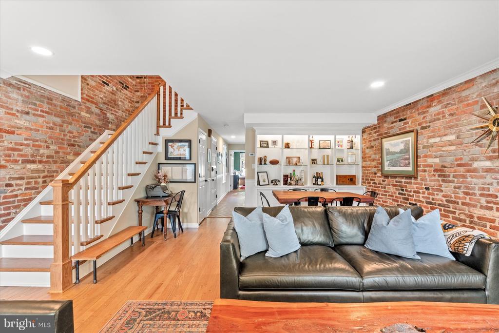 130 10TH STREET SE