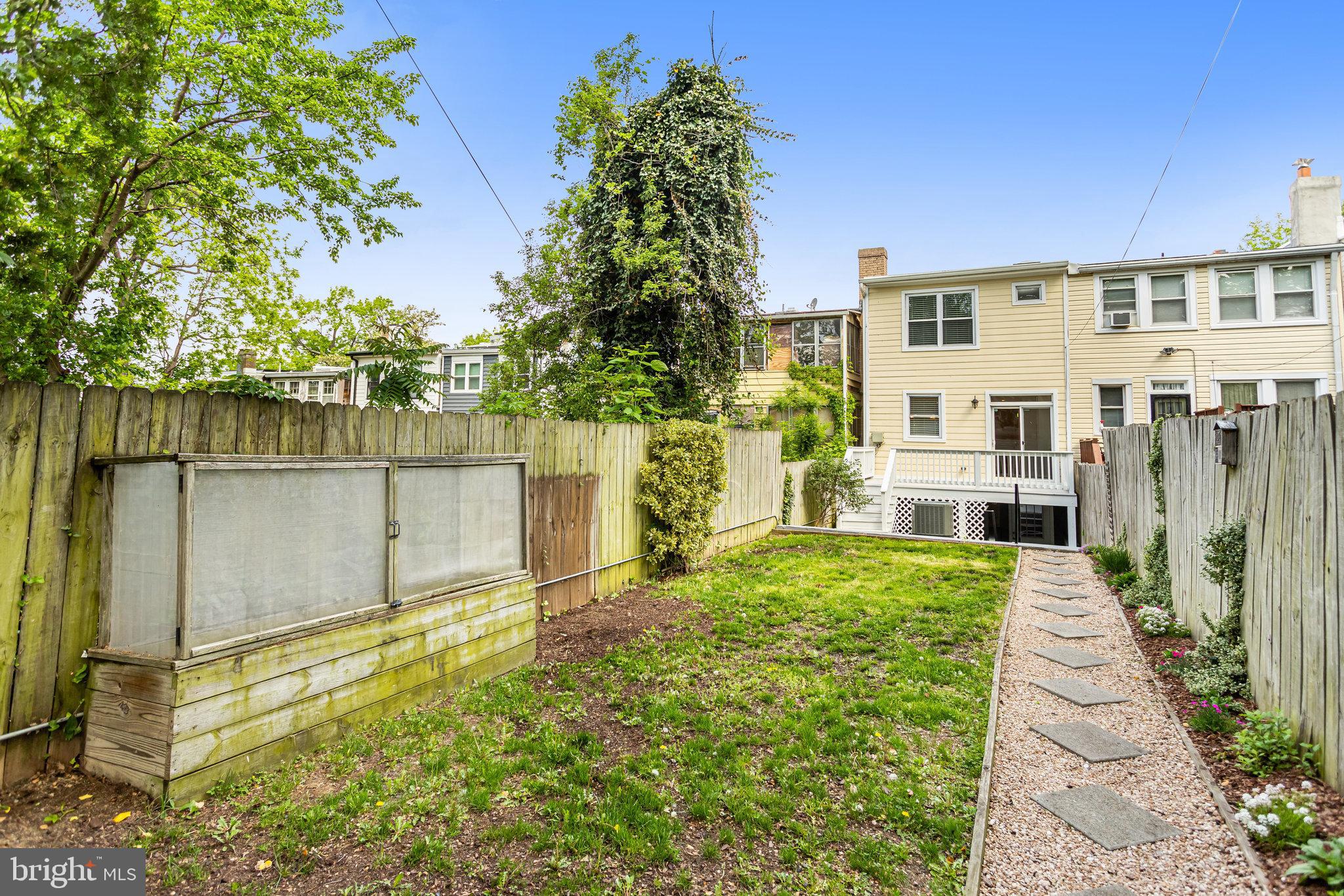 418 CRITTENDEN STREET NW