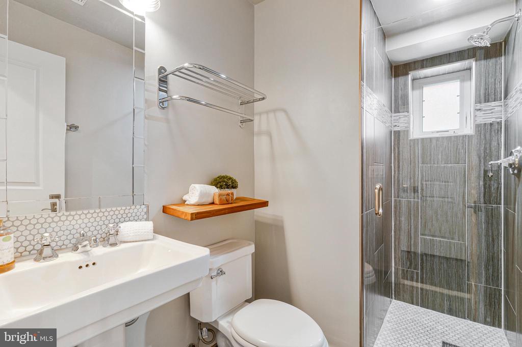 418 SEWARD SQUARE SE 3