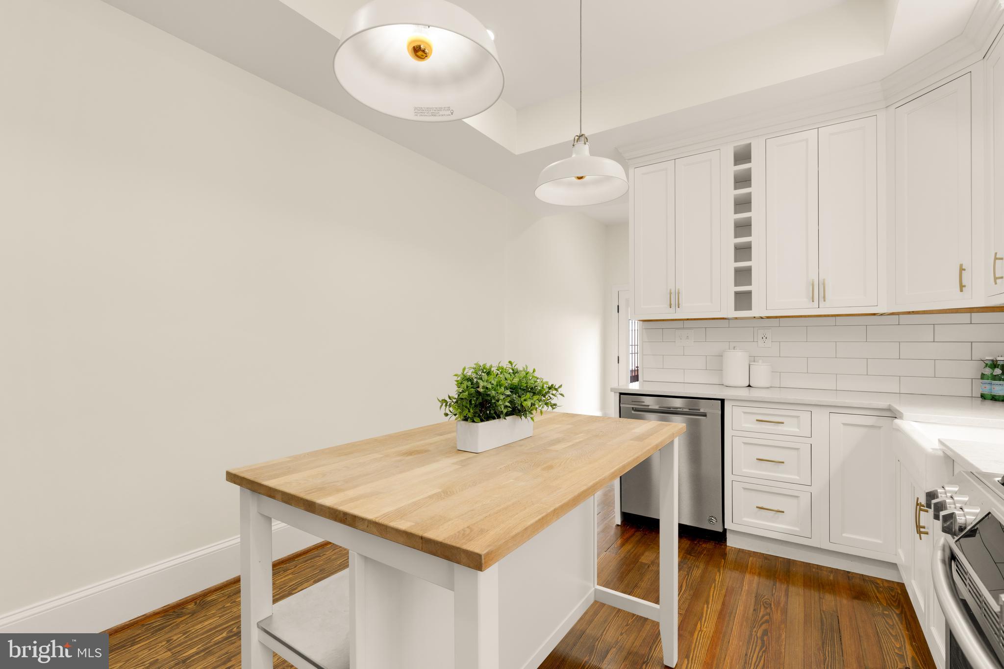 2917 NORTH CAPITOL STREET NE