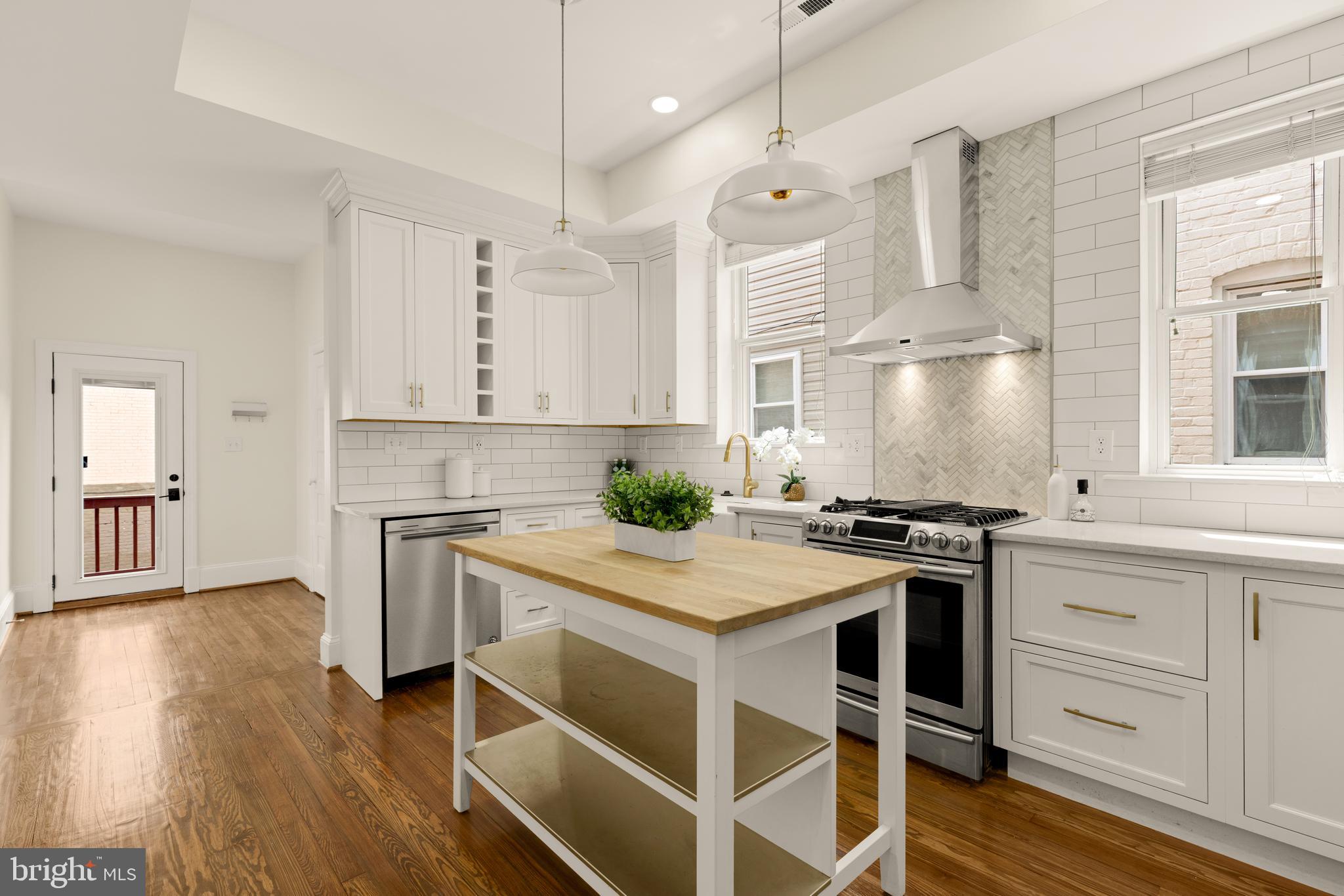 2917 NORTH CAPITOL STREET NE