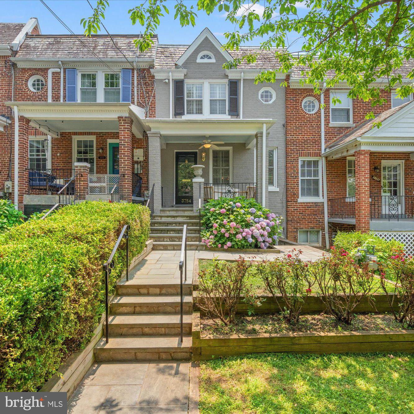 3754 W STREET NW