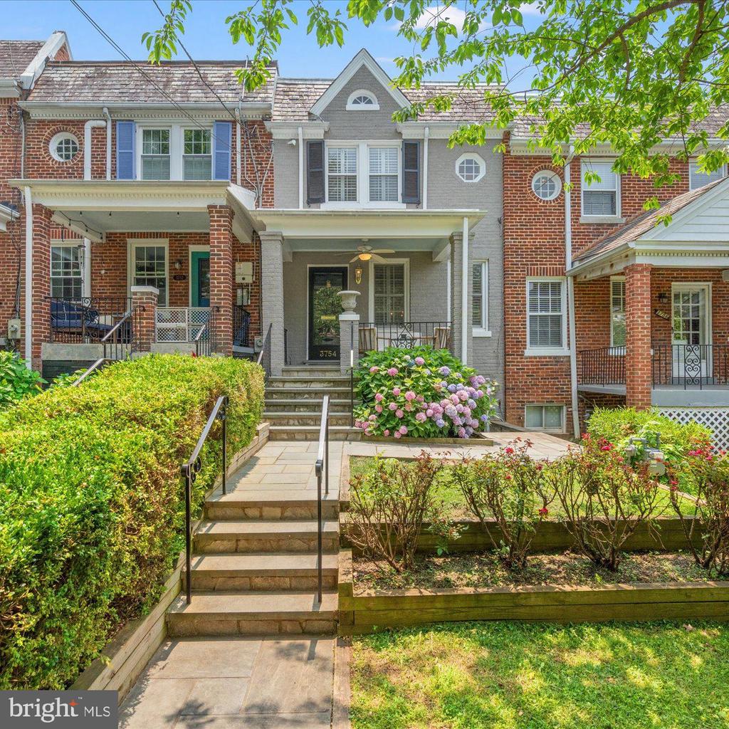 3754 W STREET NW