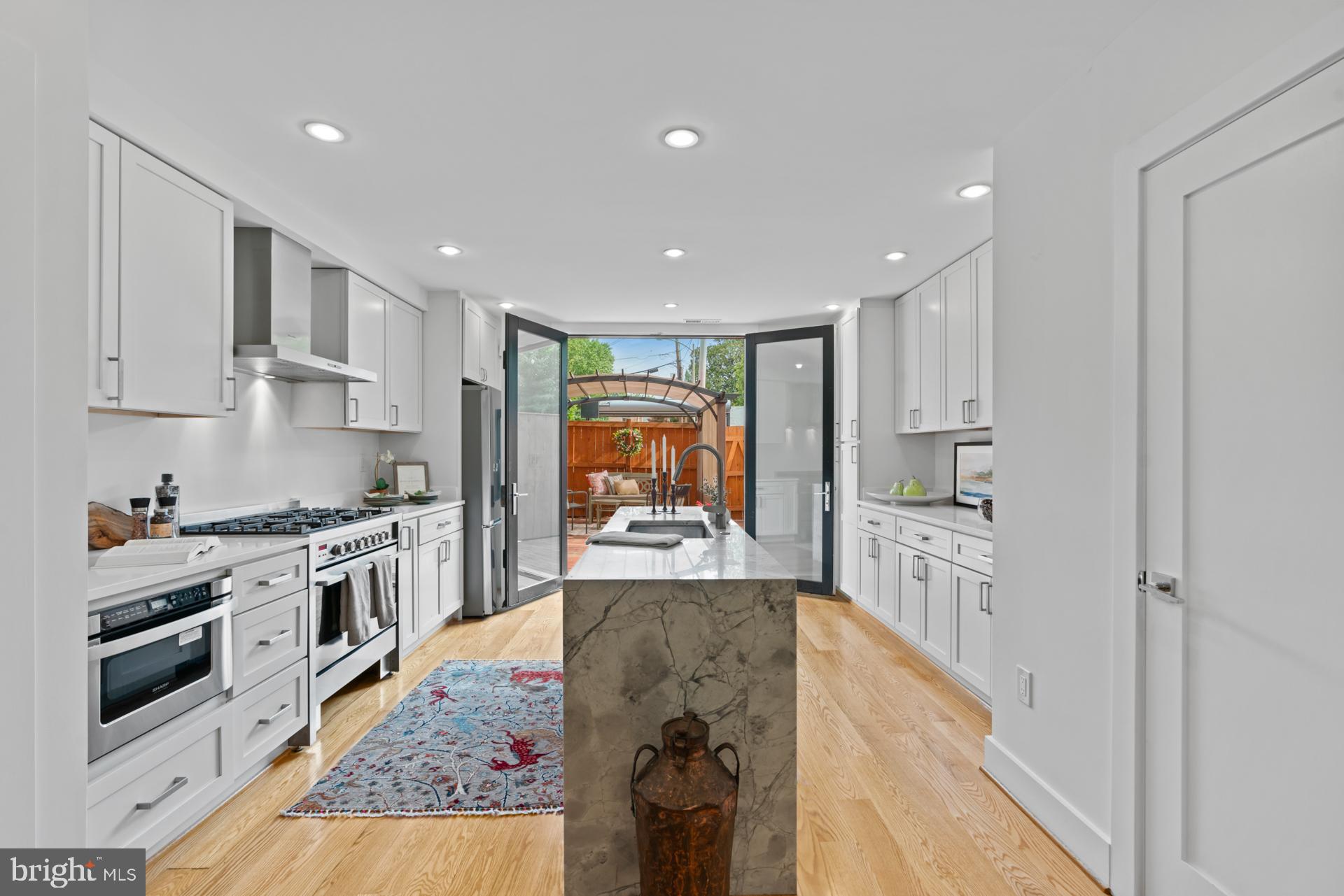 320 A STREET NE