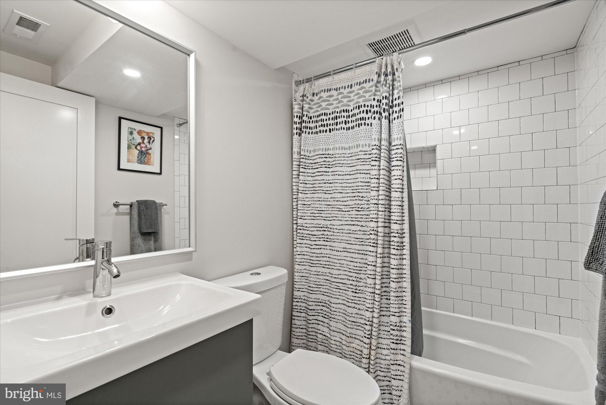 7 U STREET NW