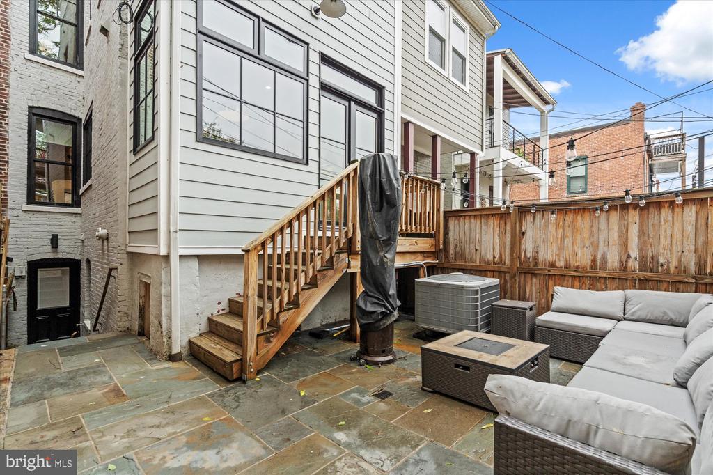 7 U STREET NW