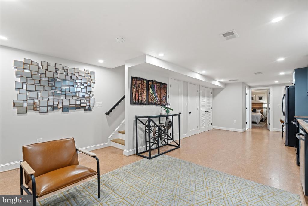 7 U STREET NW