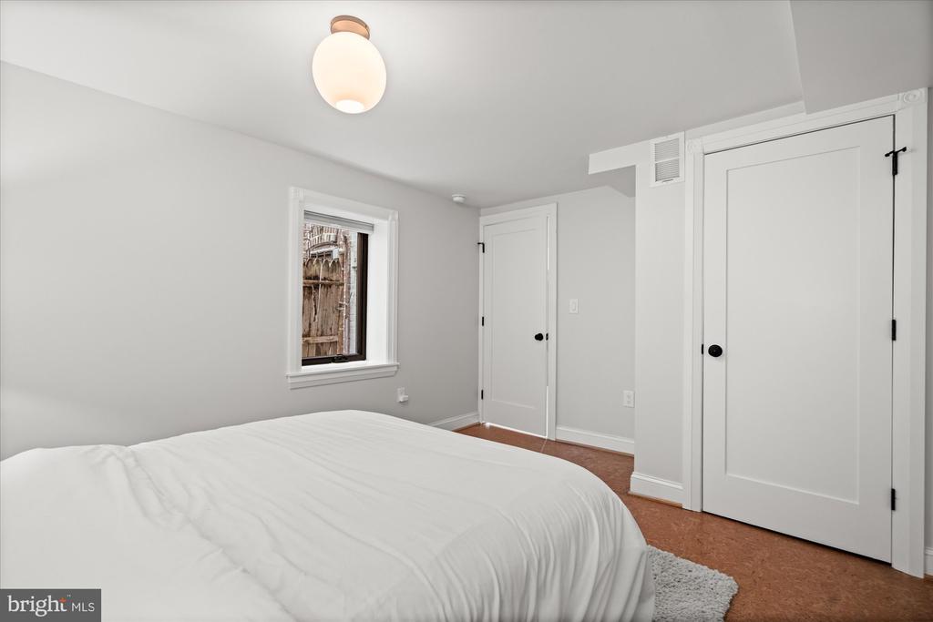 7 U STREET NW