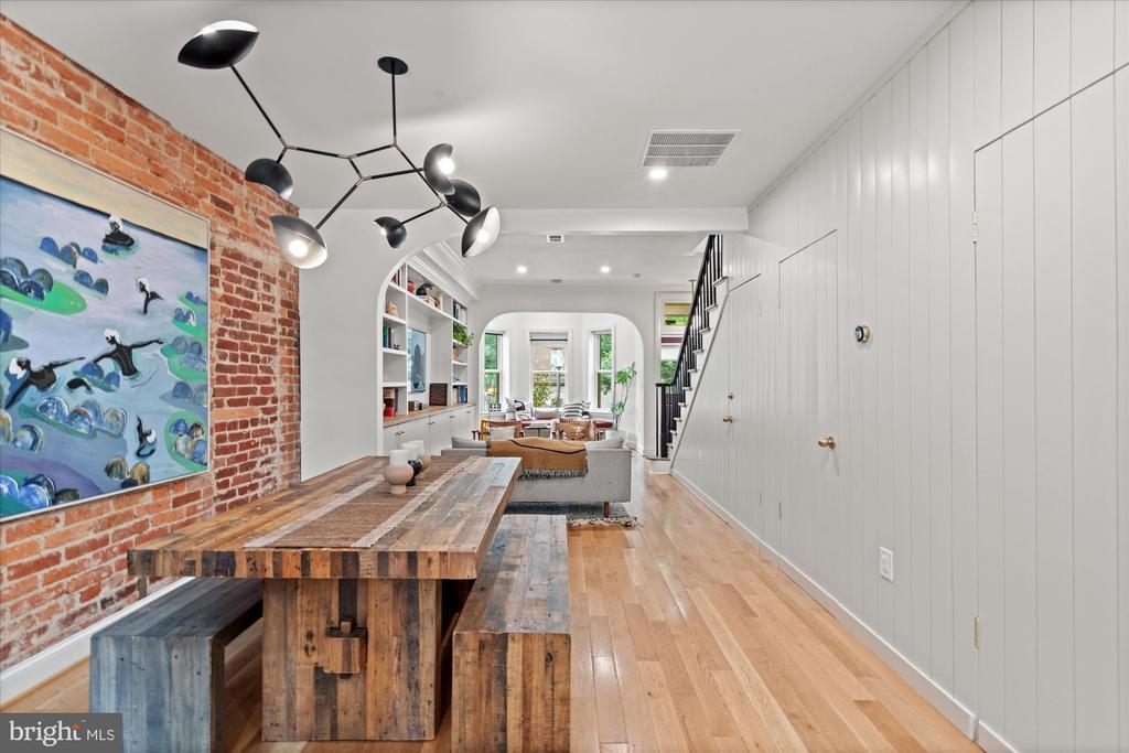 7 U STREET NW