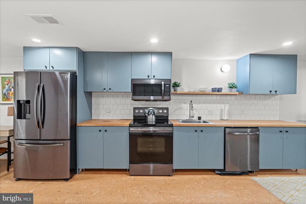 7 U STREET NW