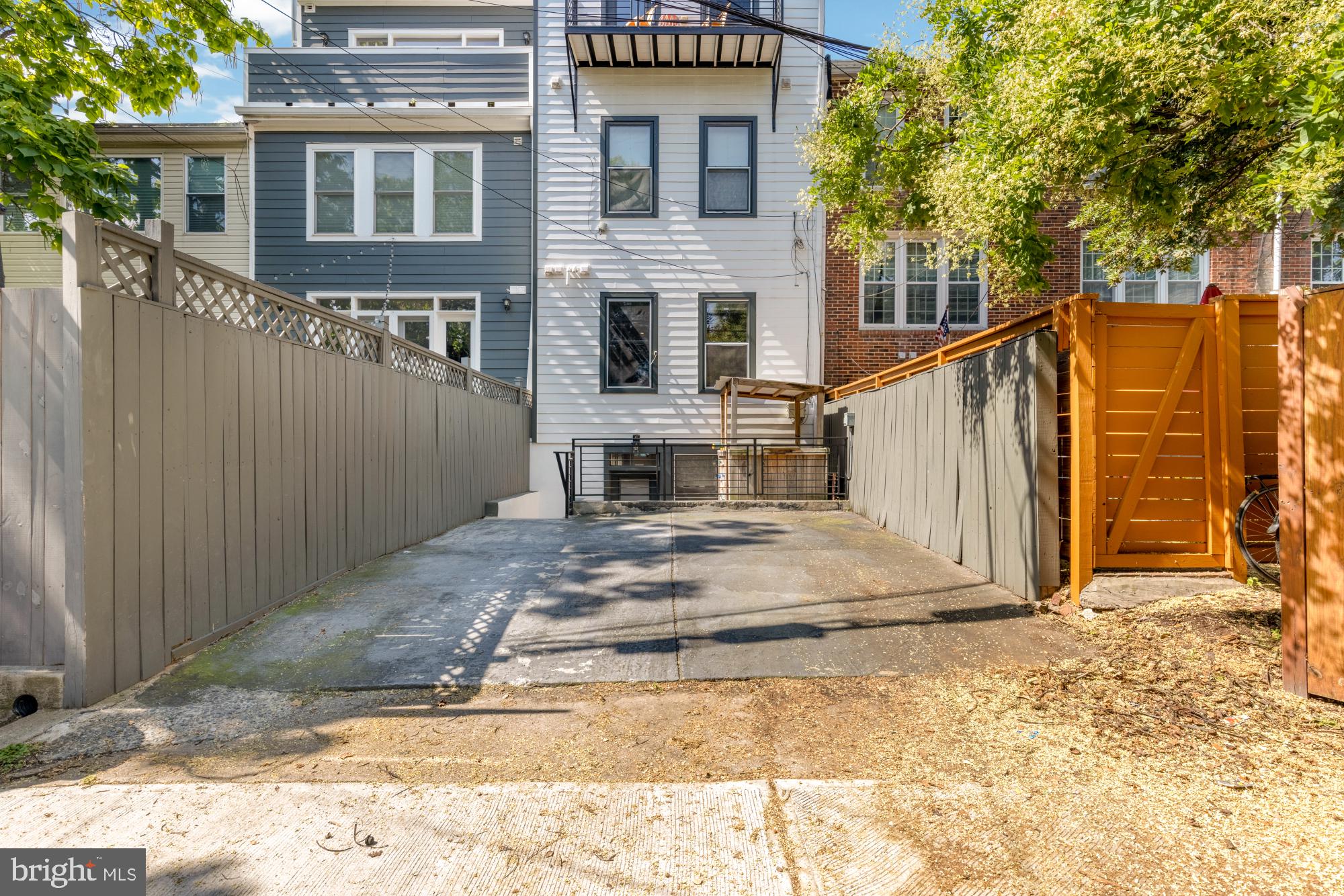 1526 MASSACHUSETTS AVENUE SE 1