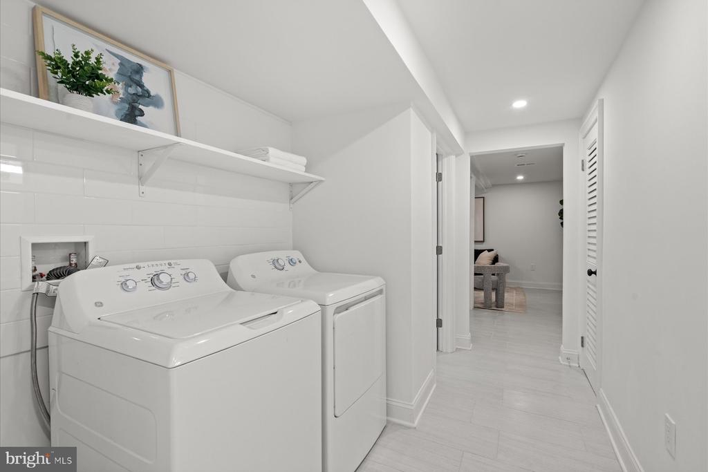 4319 12TH PLACE NE