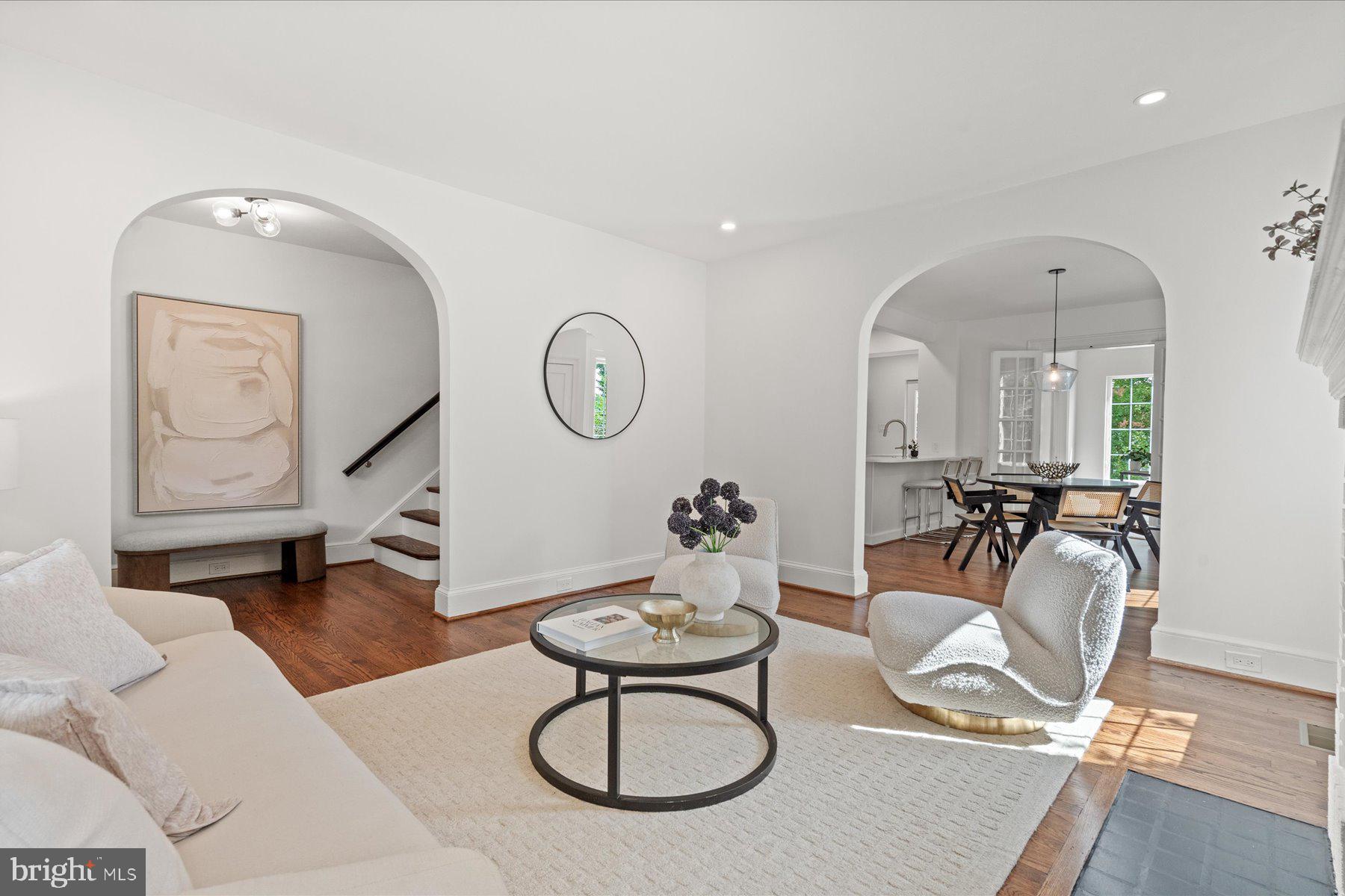 4319 12TH PLACE NE