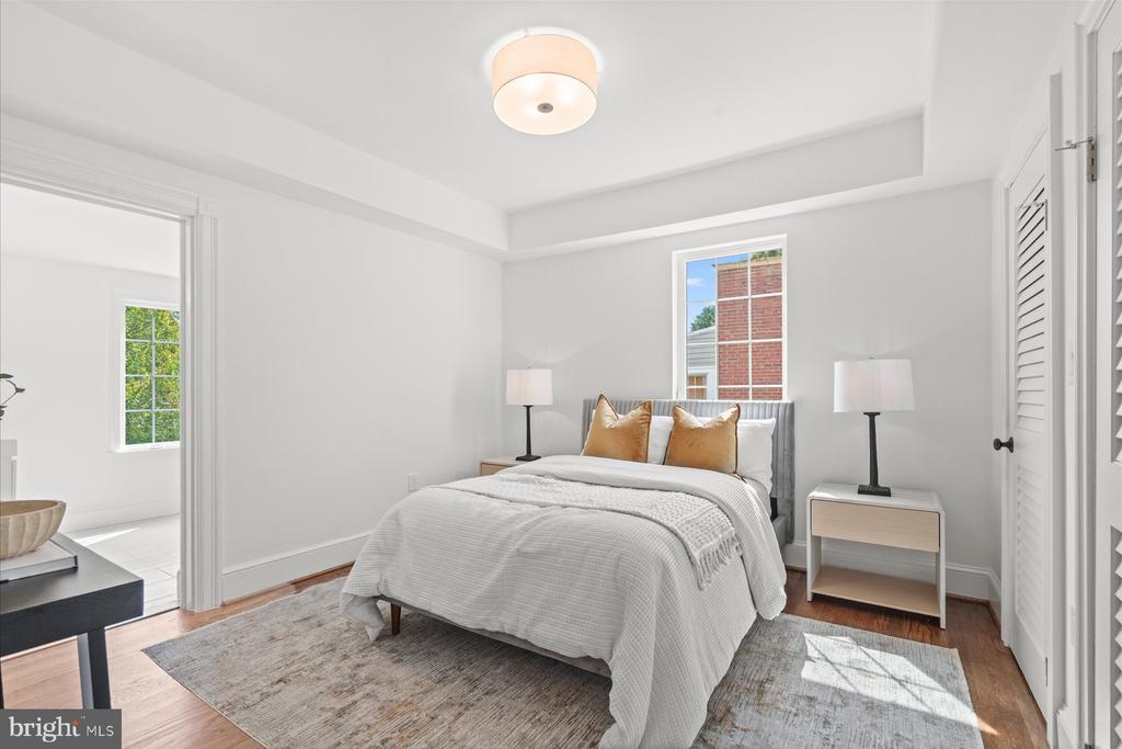 4319 12TH PLACE NE