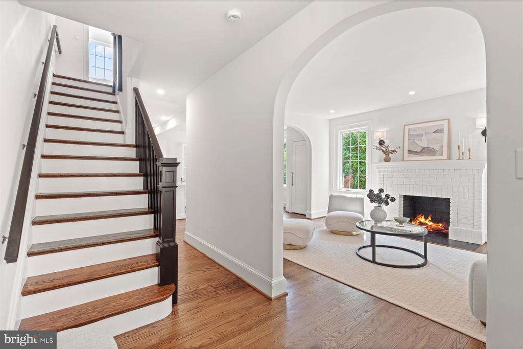 4319 12TH PLACE NE
