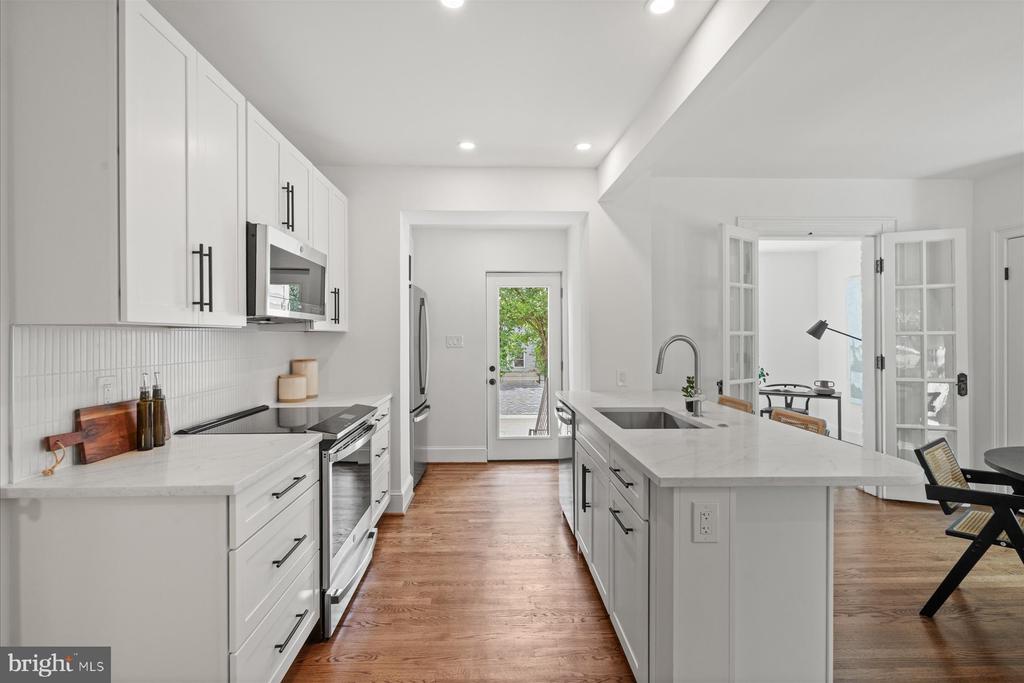 4319 12TH PLACE NE