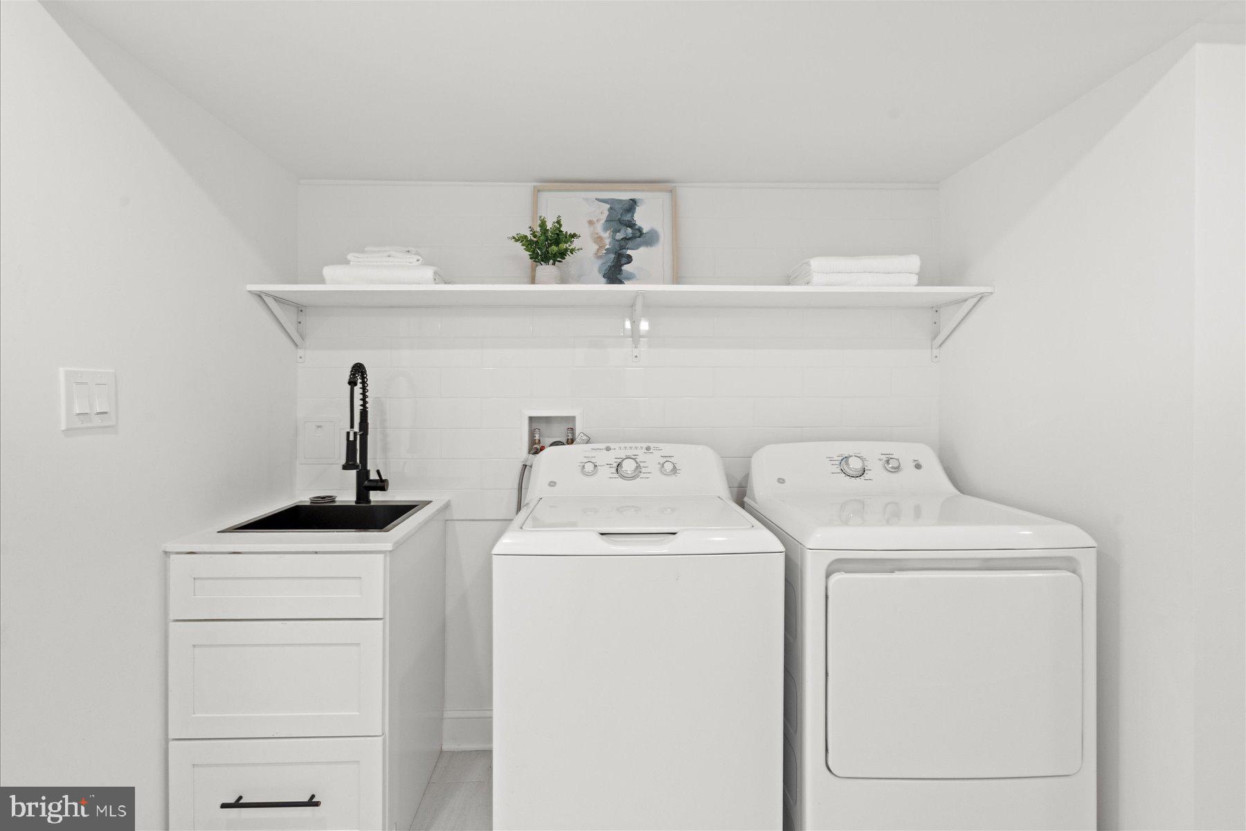 4319 12TH PLACE NE