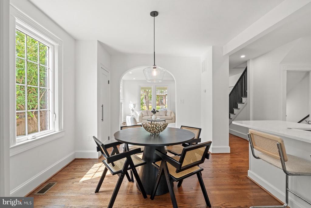 4319 12TH PLACE NE
