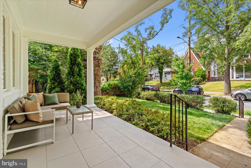 4319 12TH PLACE NE