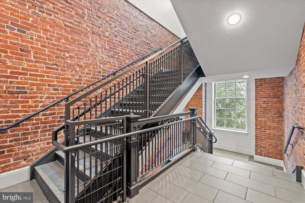 2035 2ND STREET NW G202