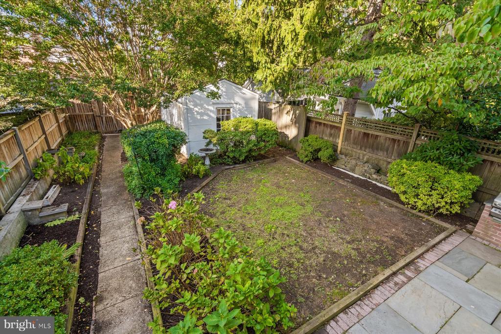 3939 LIVINGSTON STREET NW