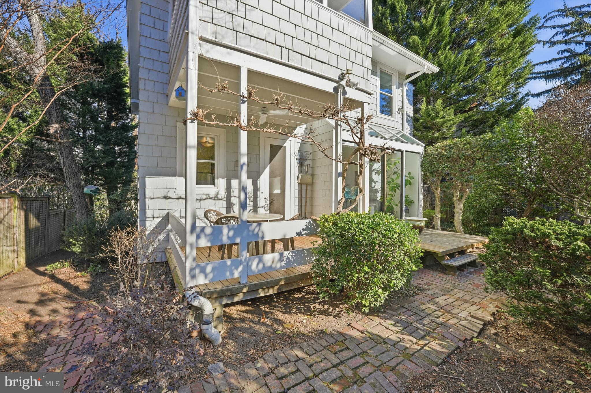 3814 JOCELYN STREET NW