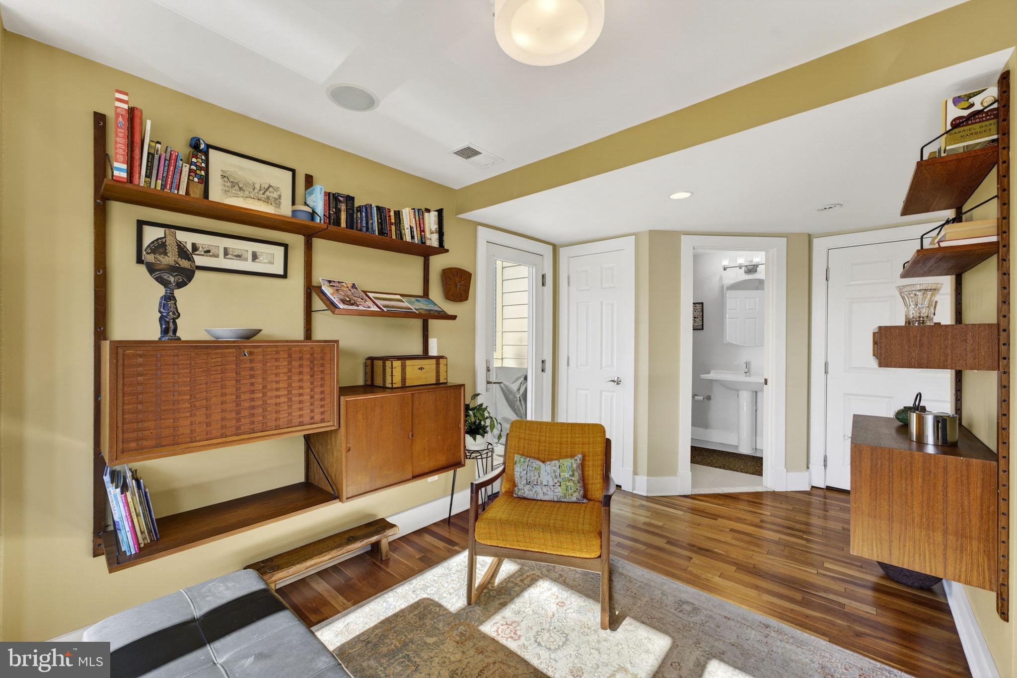 257 15TH STREET SE B