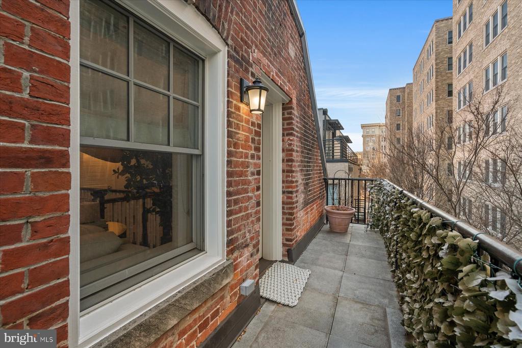 2014 KALORAMA ROAD NW 7
