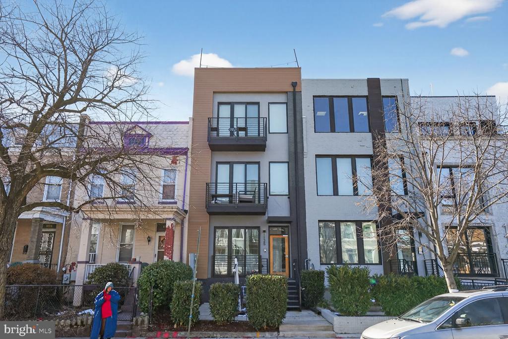 1125 MORSE STREET NE 1