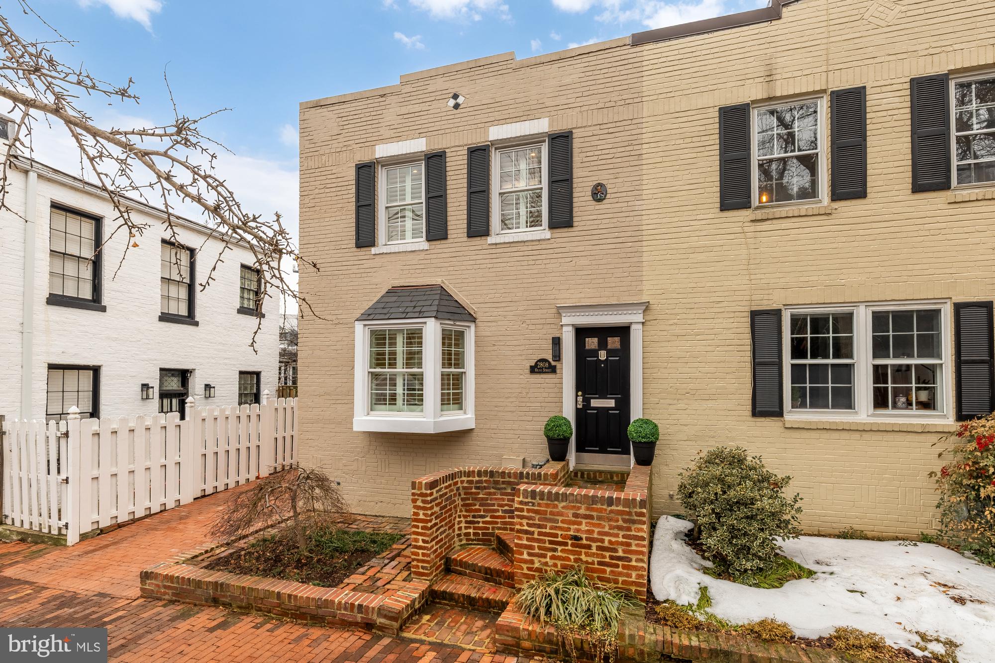 2808 OLIVE STREET NW