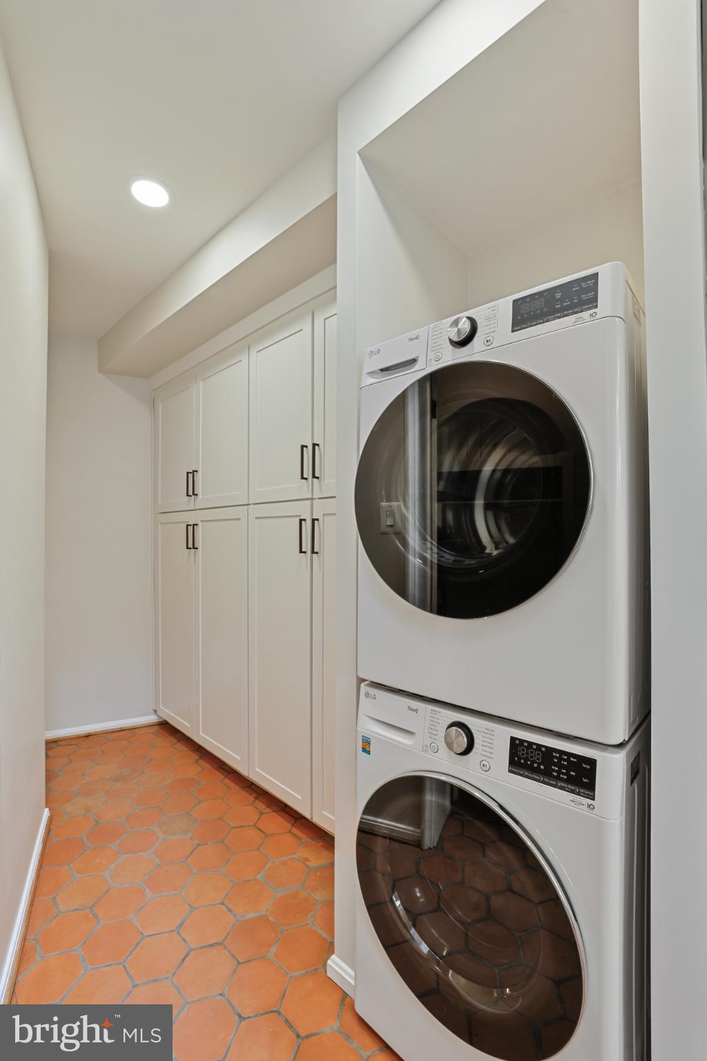 416 6TH STREET SE