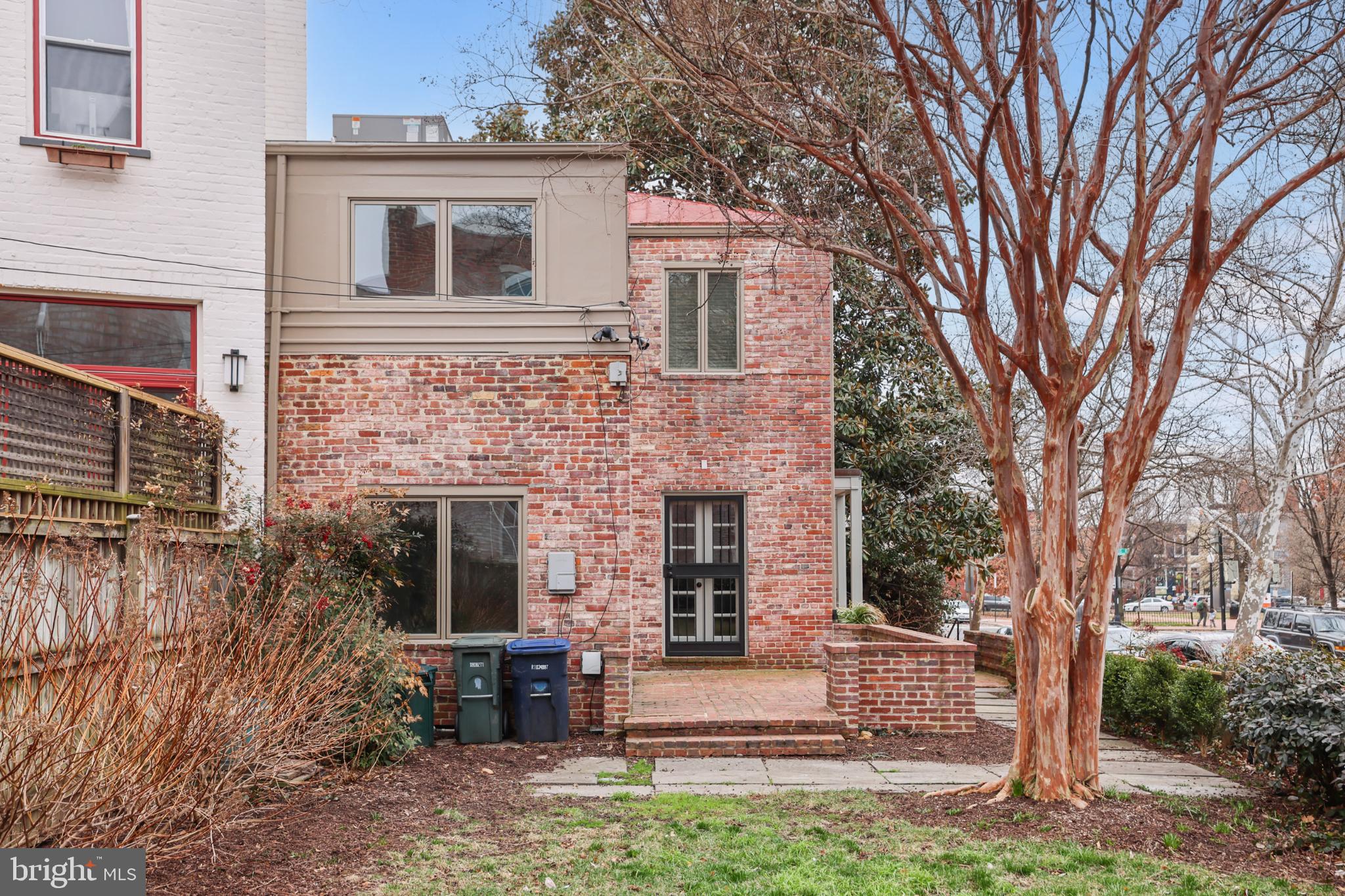 416 6TH STREET SE