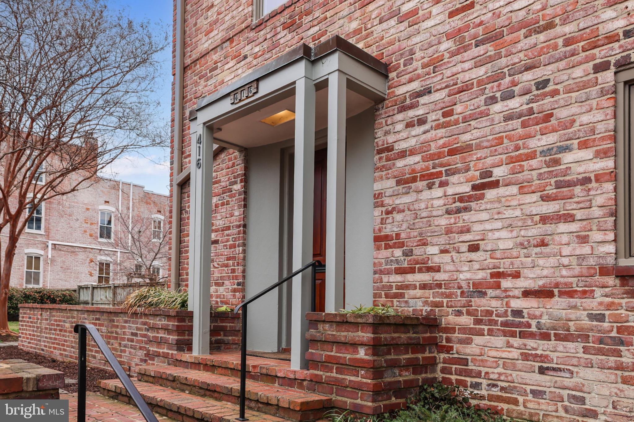 416 6TH STREET SE