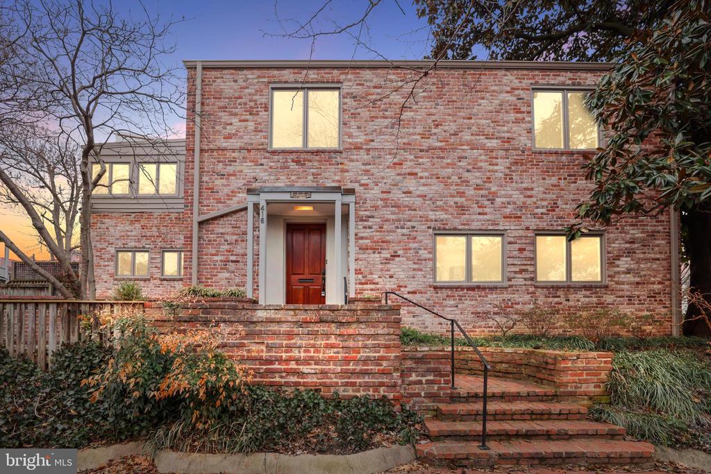 416 6TH STREET SE
