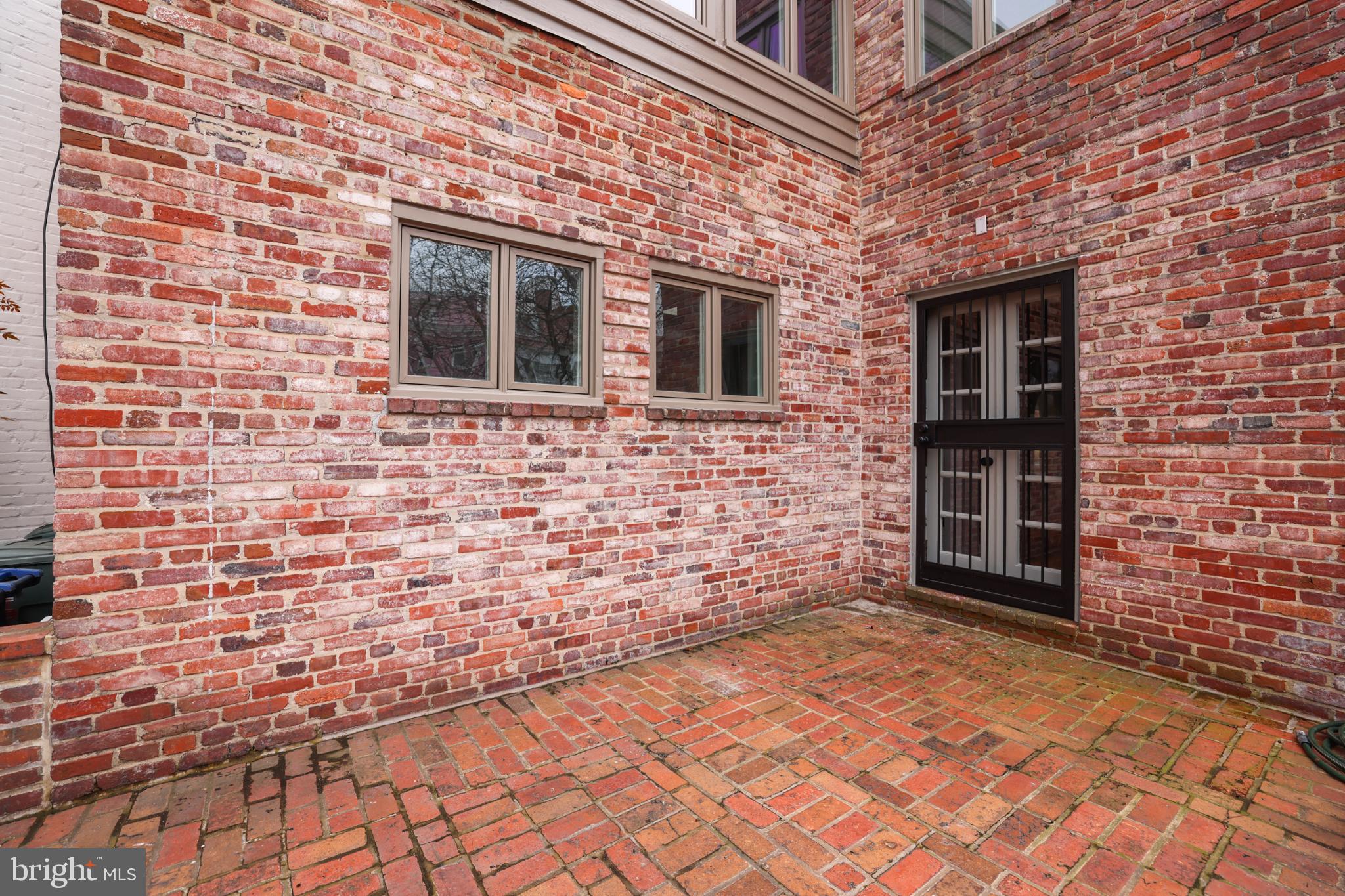 416 6TH STREET SE
