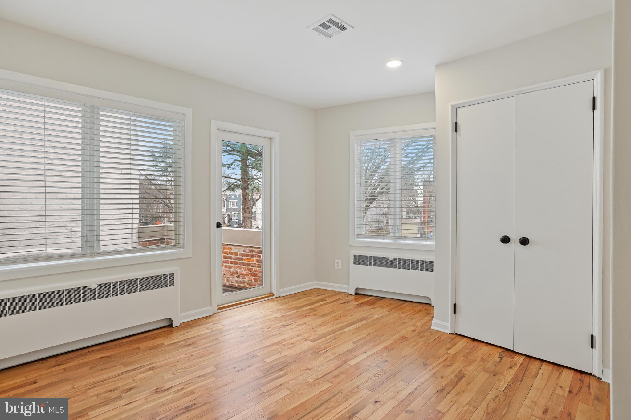 416 6TH STREET SE