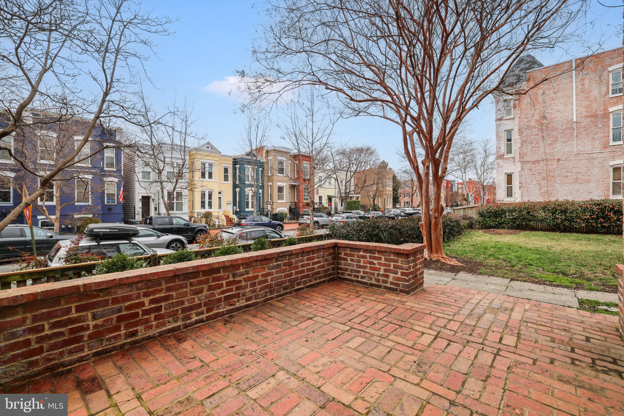 416 6TH STREET SE