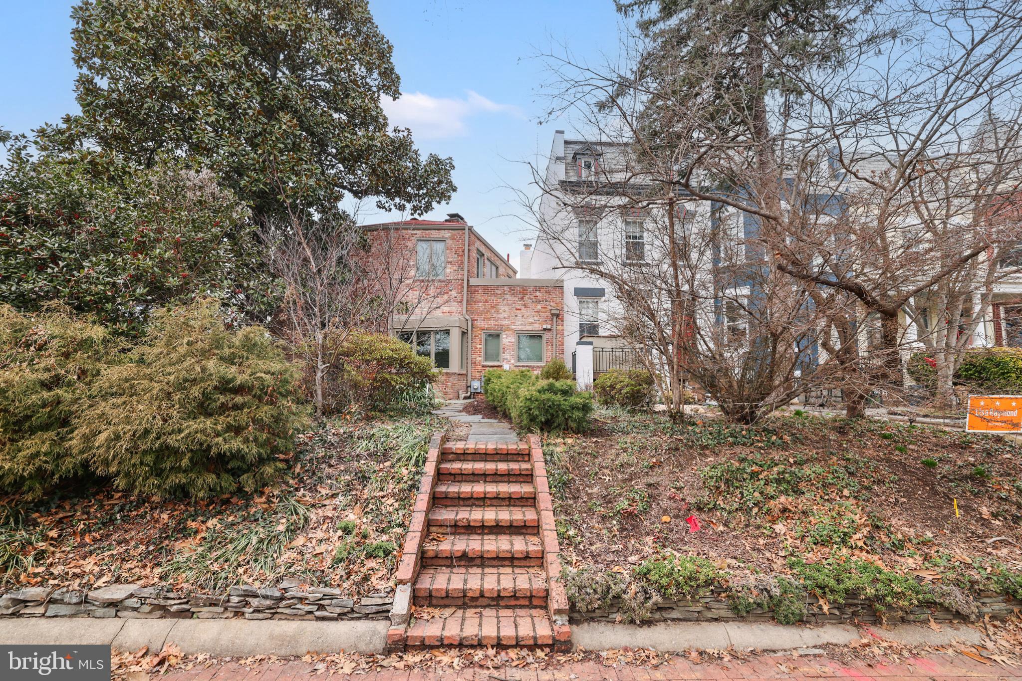 416 6TH STREET SE
