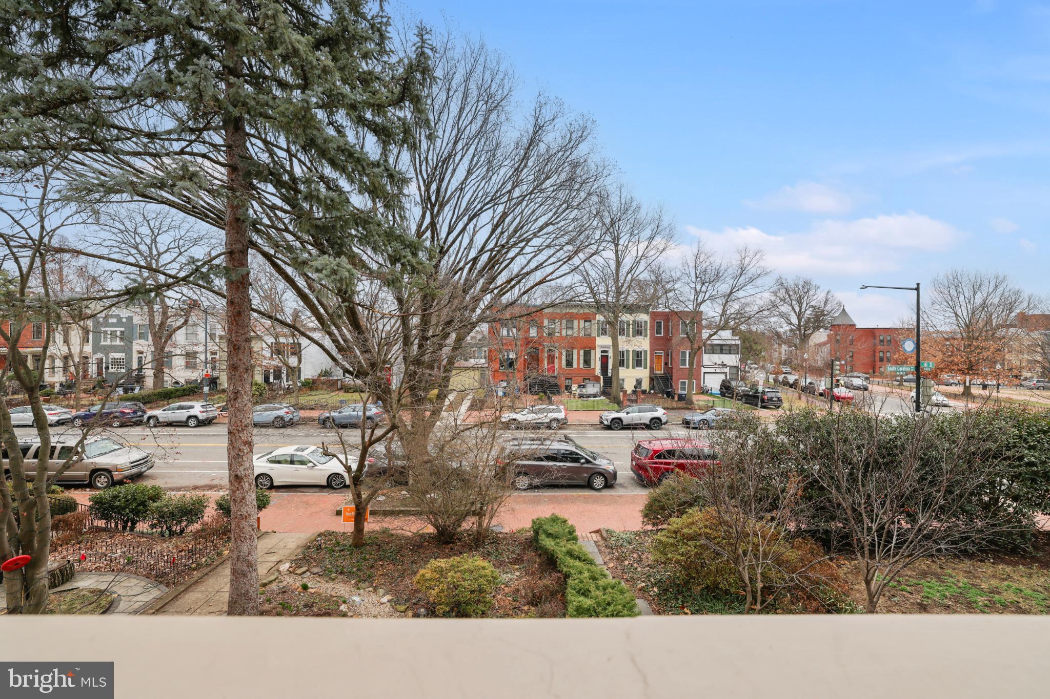 416 6TH STREET SE