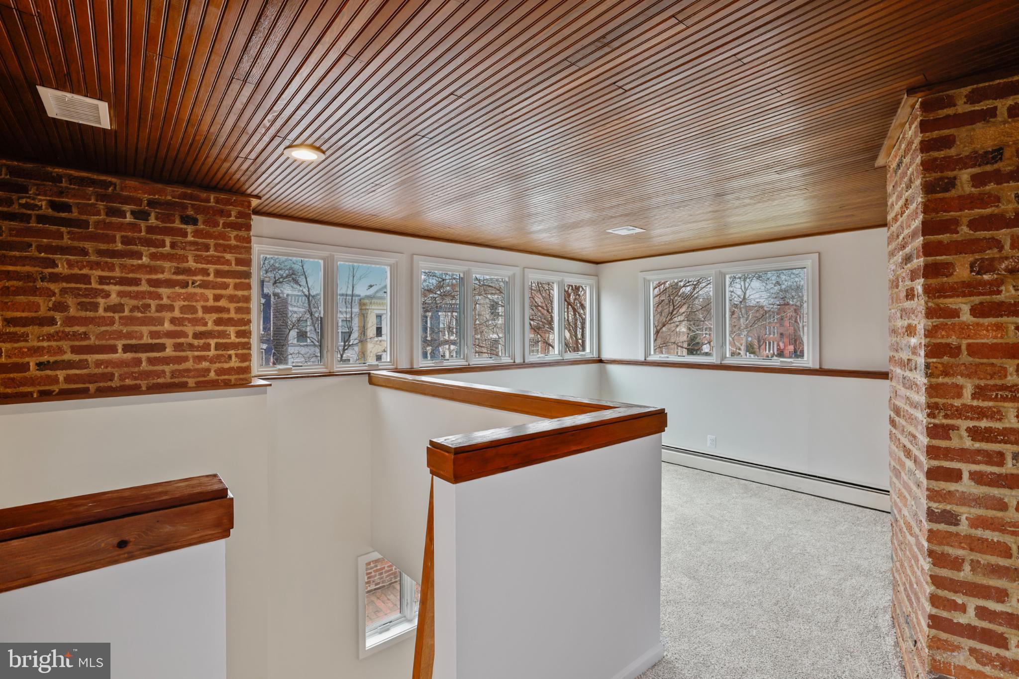 416 6TH STREET SE