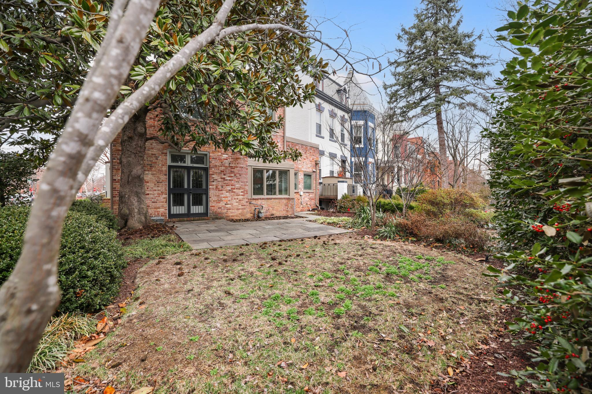 416 6TH STREET SE