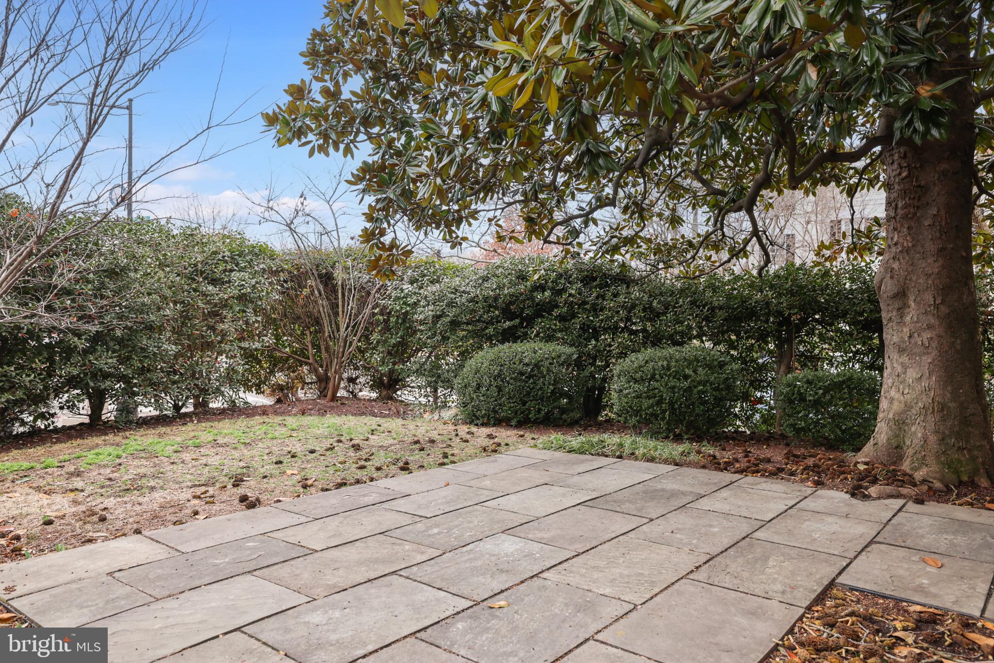 416 6TH STREET SE