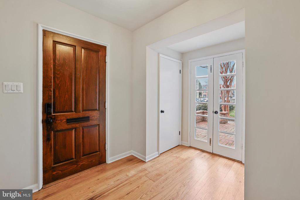 416 6TH STREET SE