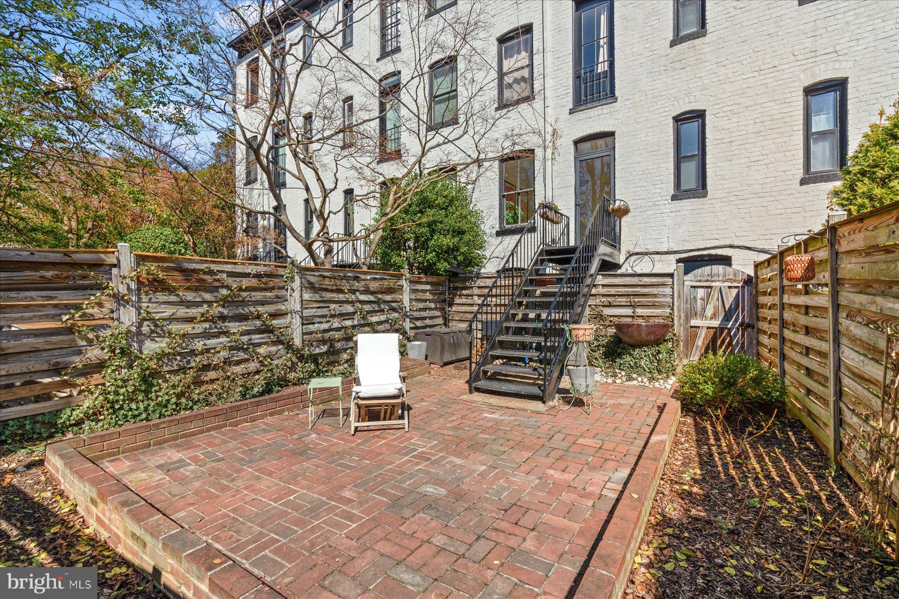 3022 R STREET NW 1/2